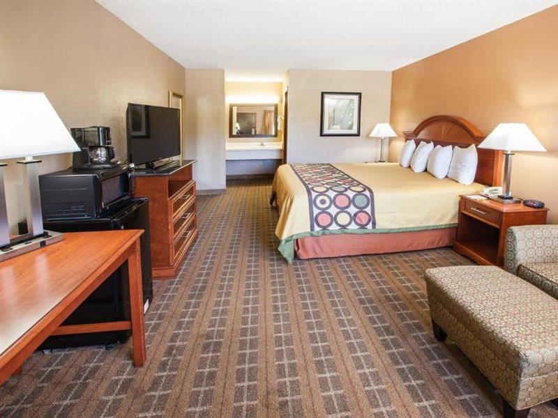 Super 8 By Wyndham Clinton Exterior foto